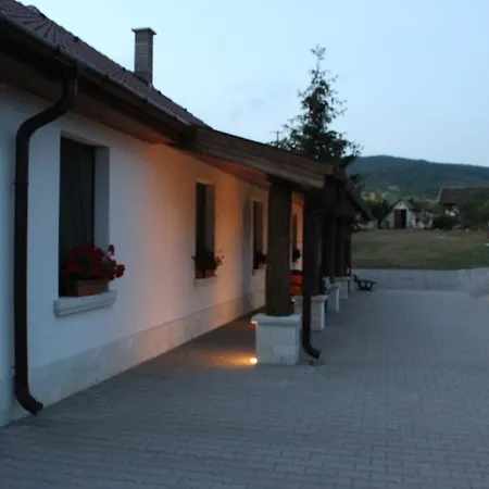 Pillango Vendeghaz Tállya