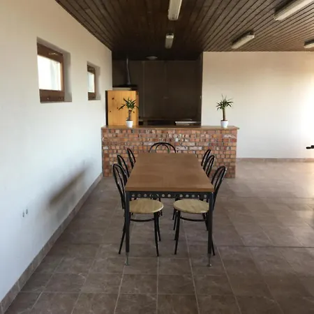 Konukevi Pillango Vendeghaz